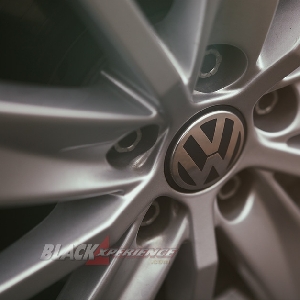 Logo VW menghiasi velg