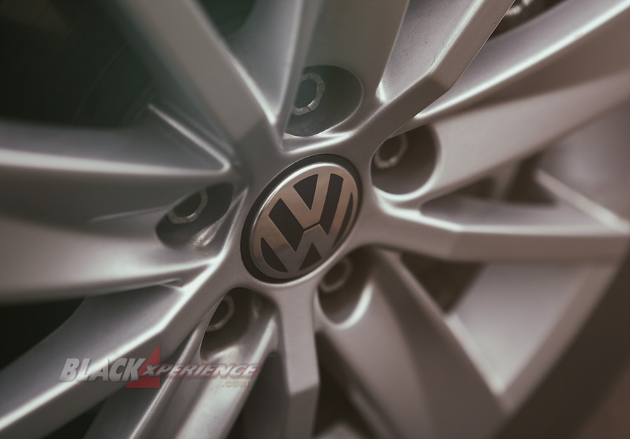 Logo VW menghiasi velg