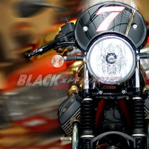  Mesin V-Twin 90 melintang ala Moto Guzzi