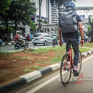 Hendi Rachmat, Jaga Eksistensi Fixie Lewat Westbike Messenger Service