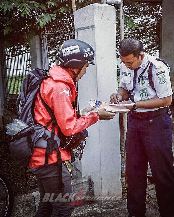 Hendi Rachmat, Jaga Eksistensi Fixie Lewat Westbike Messenger Service