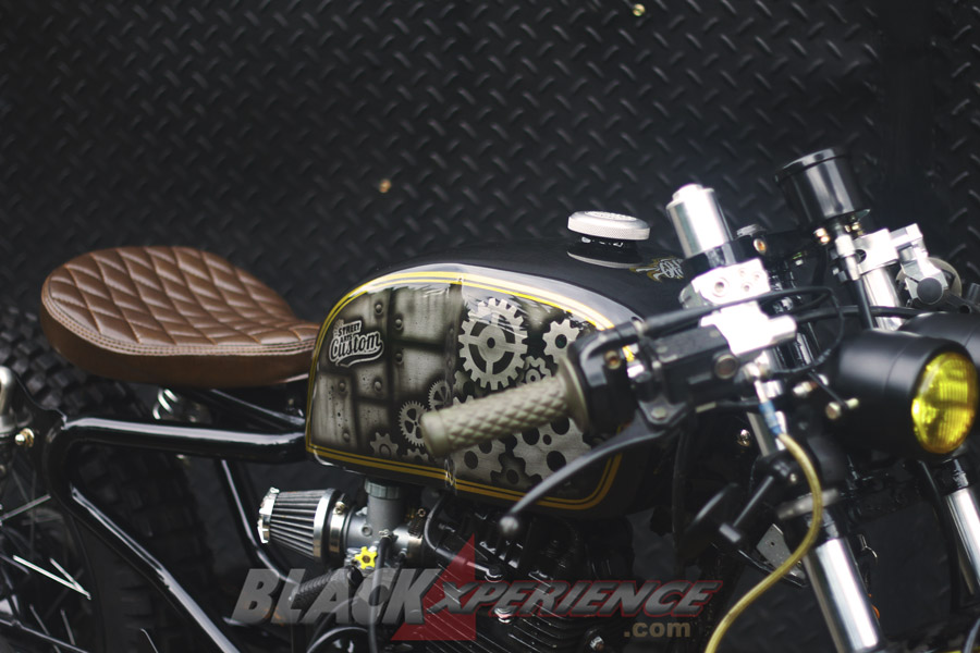 Modifikasi Megapro Baby Black Cafe Racer