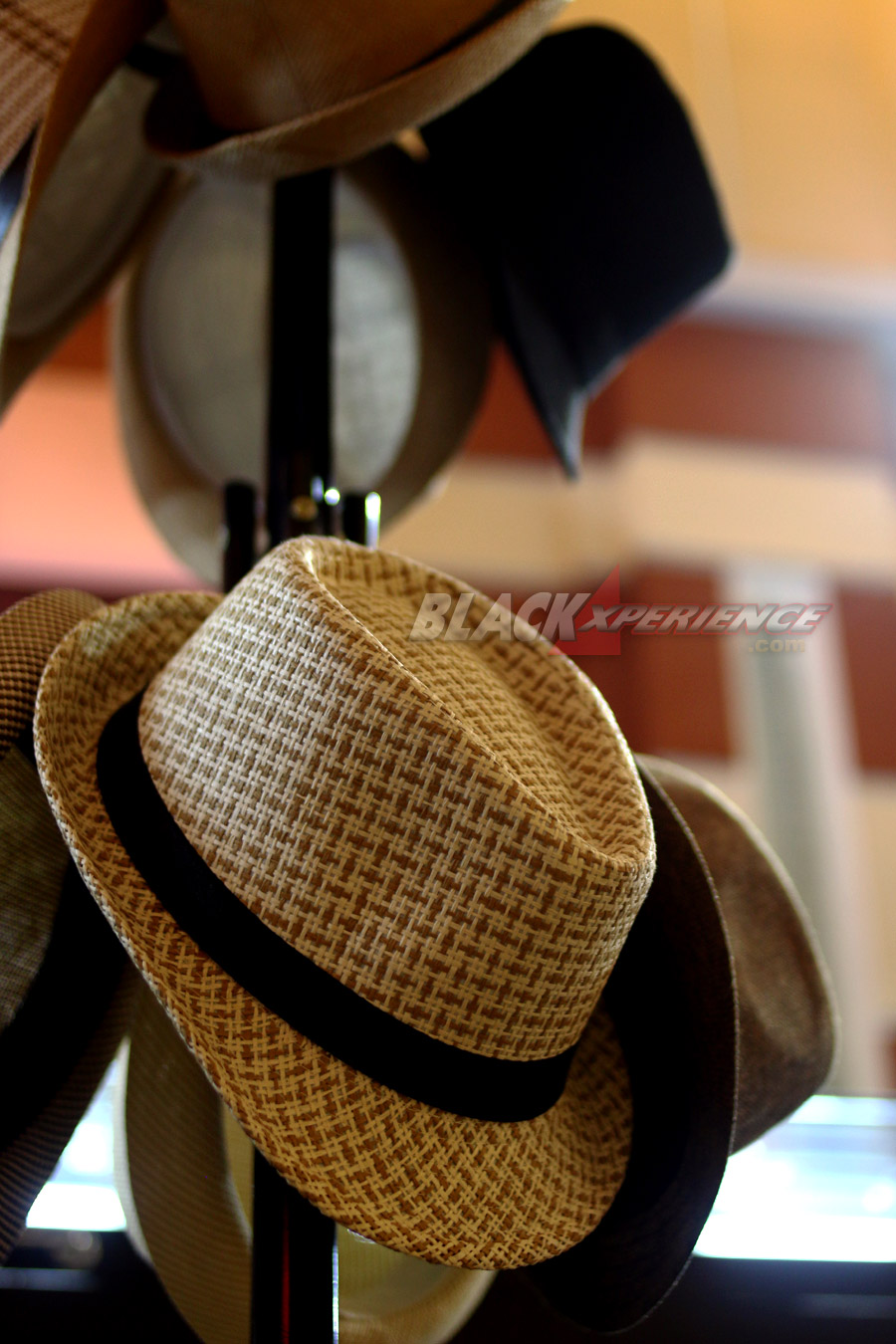 Produk topi fedora dari House of Cuff