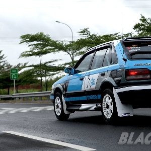 Modifikasi Mazda Familia 1989: Style Rally Never Die