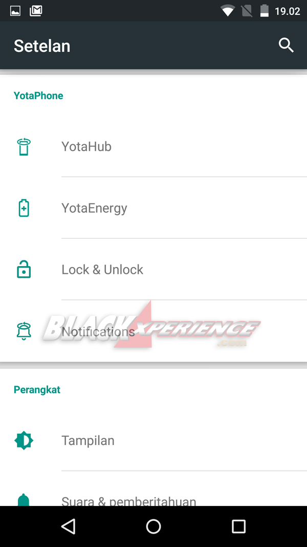 YotaPhone 2, Layar Ganda Kaya Fungsi