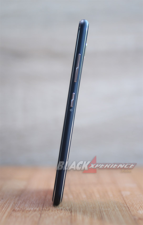 Sisi Kanan Zenfone 3