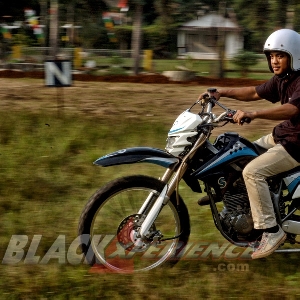 Modifikasi Trail Custom nan Kekar dan Elegan, Berbasis Scorpio 250 cc