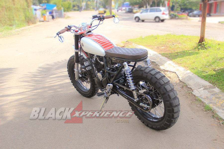 Tampang samping Yamaha Scorpio scrambler tracker