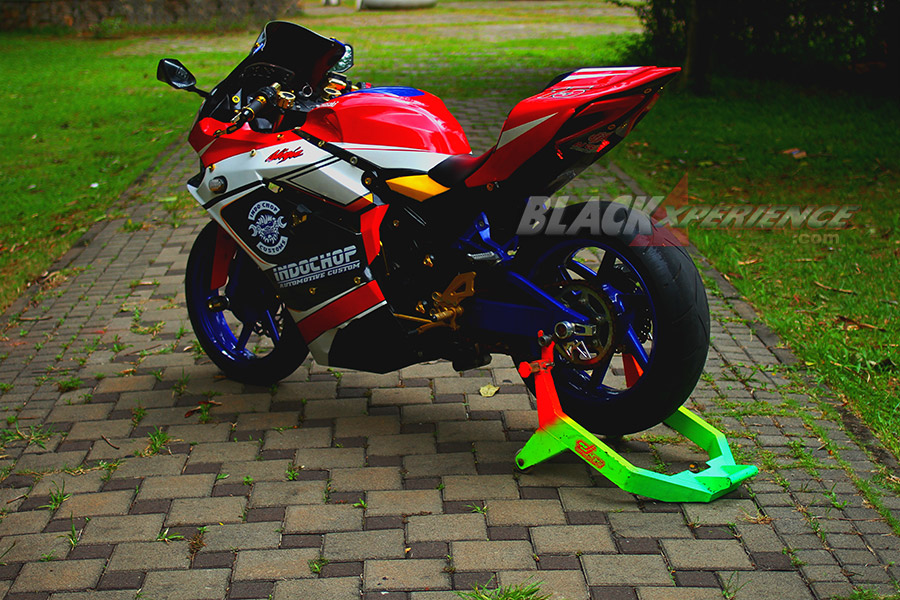 Modifikasi Ninja 250 FI dengan Body Kit Panigale 1199 Dambaan Kawula Muda