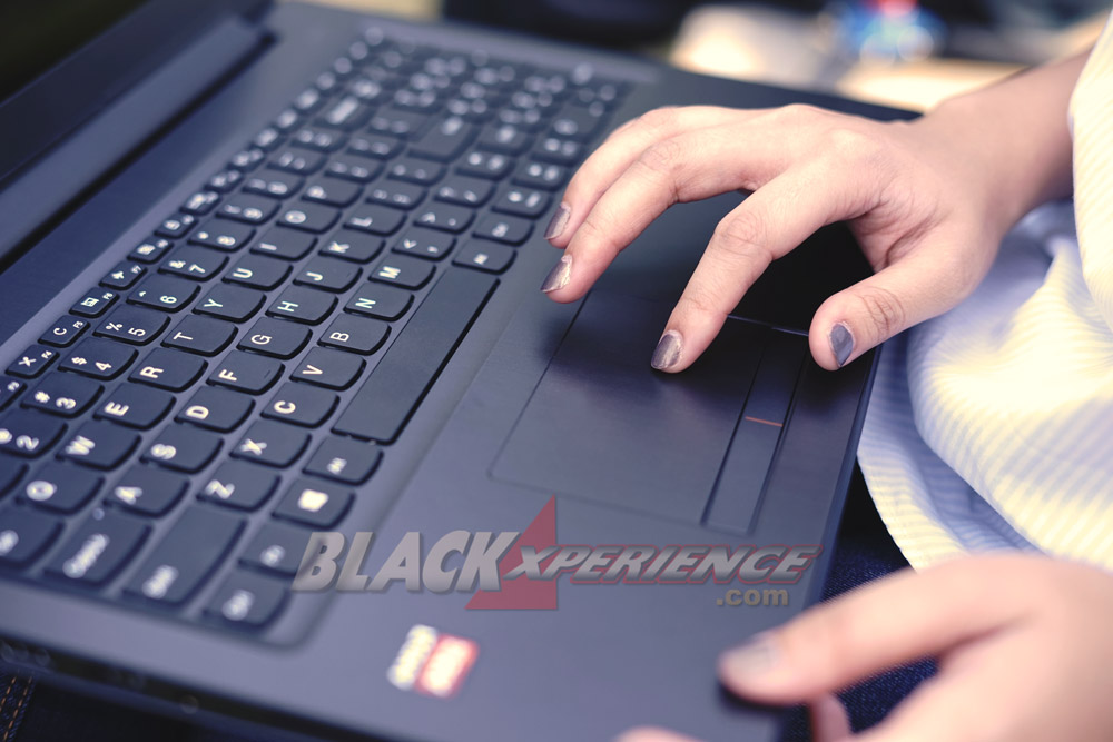 Trackpad Ideapad 310 responsif terhadap ketukan dan sapuan jari