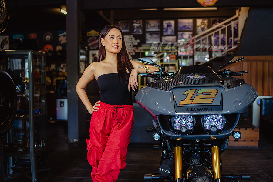 Yemima Suka Banget Sama Harley Davidson Warna Marah dengan Motif Pinestripe