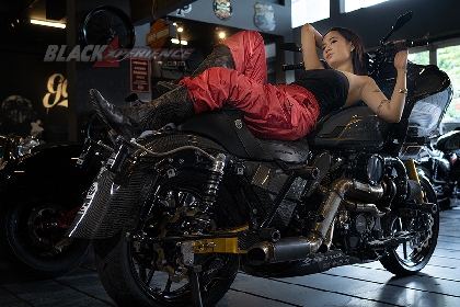 Yemima Suka Banget Sama Harley Davidson Warna Marah dengan Motif Pinestripe
