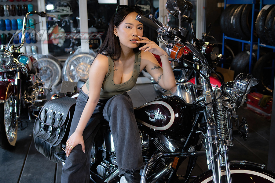 Yemima Suka Banget Sama Harley Davidson Warna Marah dengan Motif Pinestripe