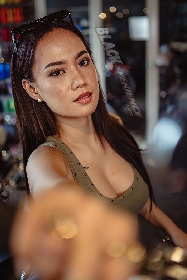 Yemima Suka Banget Sama Harley Davidson Warna Marah dengan Motif Pinestripe