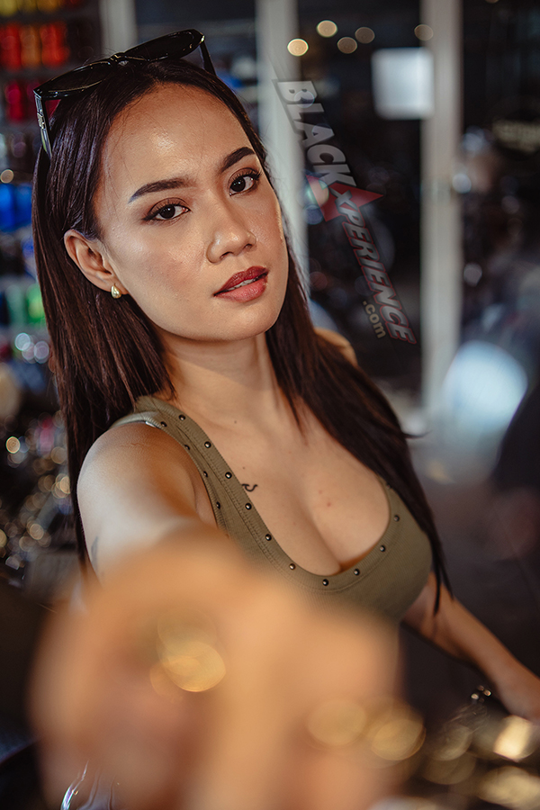 Yemima Suka Banget Sama Harley Davidson Warna Marah dengan Motif Pinestripe