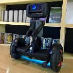 Loomoo, Kombinasi Hoverboard dan Robot Pintar yang Jadi Satu