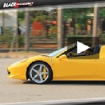 Test Drive Ferrari 458 Spider - Topless yang Menawan