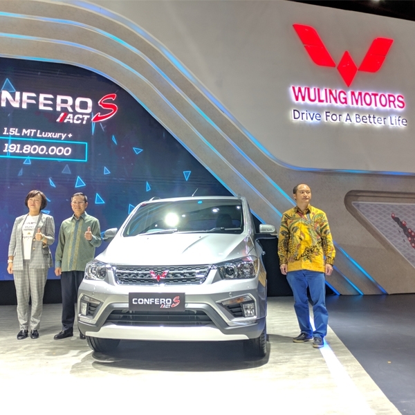 Wuling Cortez CT dan Confero S ACT Melantai di IIMS 2019