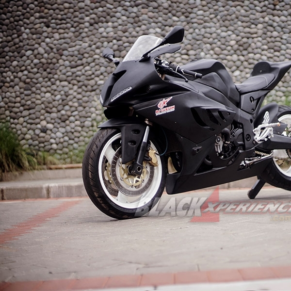 Modifikasi Ninja ZX-7: Racing Look yang Modern