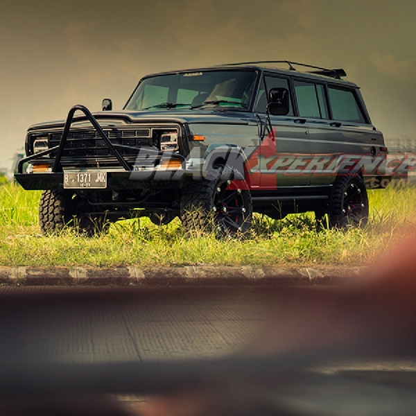 Modifikasi Jeep Grand Wagoneer, City Slicker yang Menggoda 