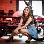 Nasya Xaverie : Suka Sportscar Merah Dengan Modif Velg Racing