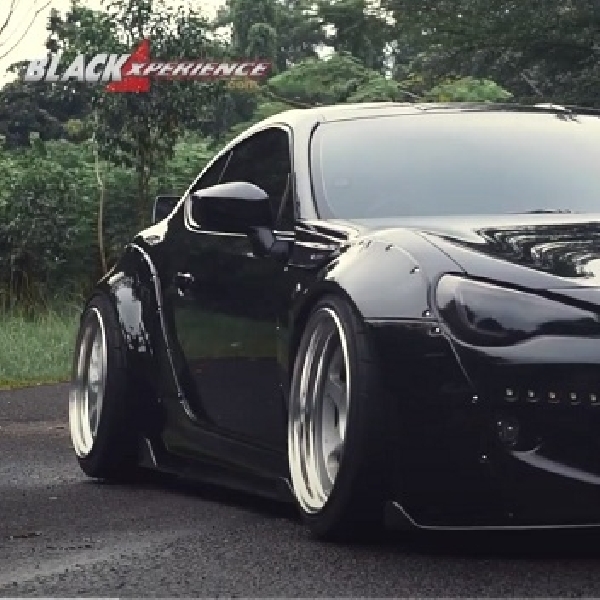 Toyota FT 86 Berjubah Rocket Bunny, Tampilan Agresif Tetap Nyaman Untuk Daily