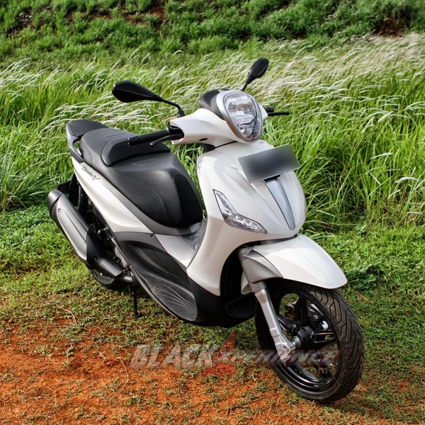 Test Ride Piaggio Beverly Sport Touring 350 i e di Indonesia