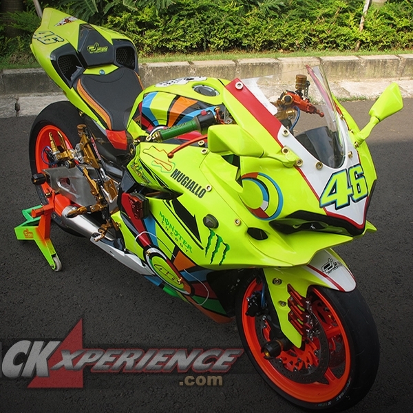 Kawasaki Ninja 250R Berbaju Ducati Panigale
