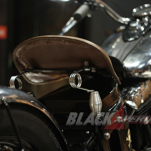Modifikasi Harley-Davidson Cross Bones Bobber Capai Finish