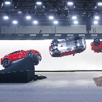 Jaguar E-Pace Melompat di Udara layaknya di Film James Bond