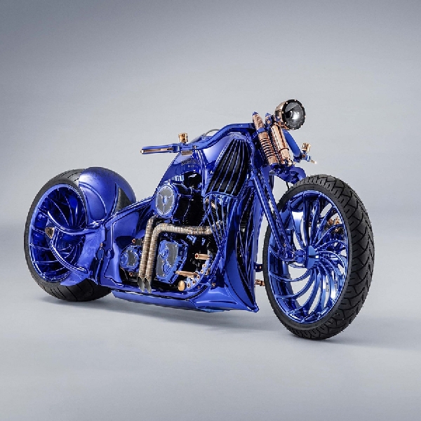 Modifikasi Harley Davidson Blue Edition X Carl Bucherer,   Estetika, Craftmanship dan Luxury