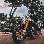 Triumph Bonneville T100, Neo Classic Scrambler Single Seat Gahar dan Sedikit Nakal