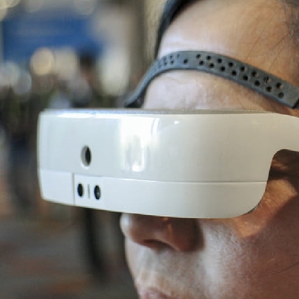 Smartglasses bagi Tuna Netra, eSight Gunakan Teknologi Augmented Reality
