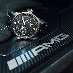 IWC Dan Mercedes Rilis Jam Tangan Bermaterial Titanium