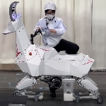 Kawasaki Perkenalkan Bex, Robot Berbentuk Kambing Yang Bisa Dikendarai