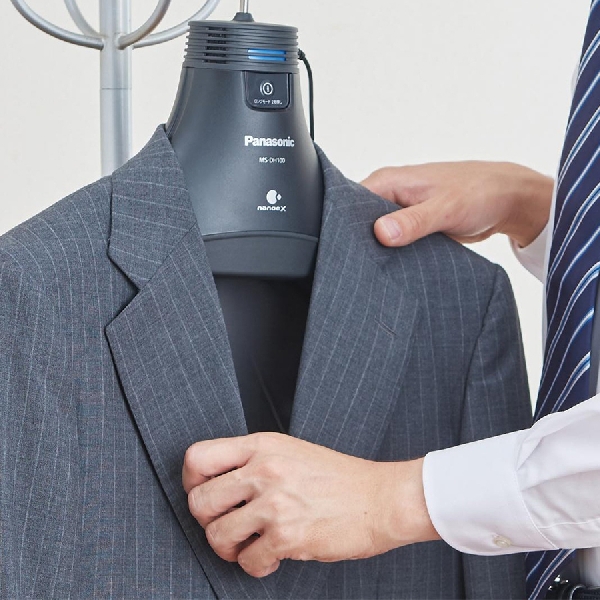 Panasonic Nanoe X, Gantungan Baju Pintar Bersihkan Baju Otomatis