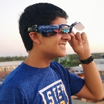 Spektakuler! Remaja 16 Tahun Ciptakan Kacamata Cerdas Lebih Baik dari Google
