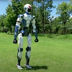 Hanya Rp95 Juta, Robot Humanoid Unitree R1 Bisa Banyak Atraksi