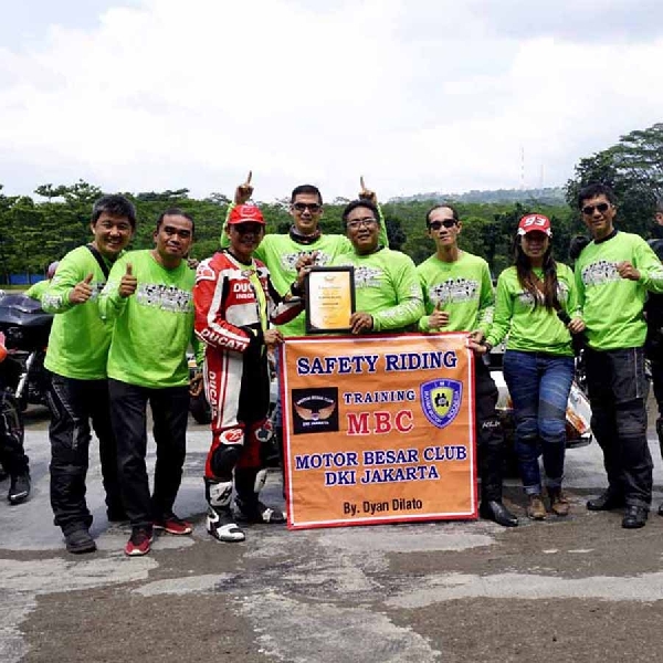Ratusan Motor Besar Club Berlatih Safety Riding