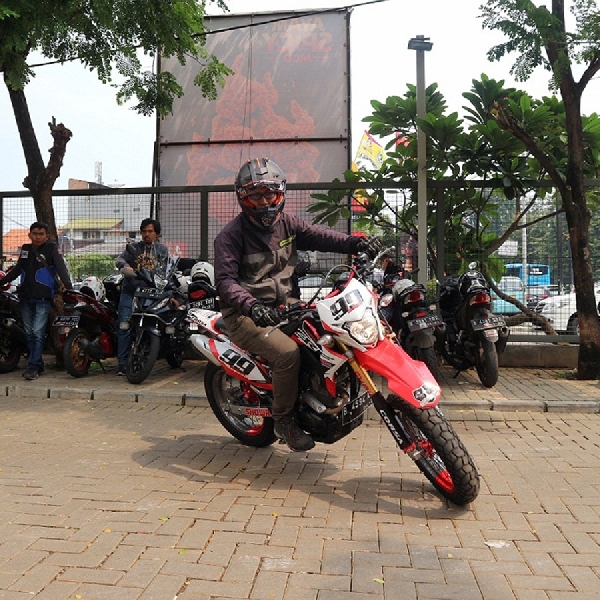 Wahana Honda Gelar Supermoto Street Modification