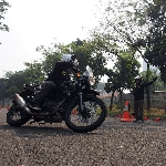 Para Rider Royal Enfield Timba Ilmu Safety Riding