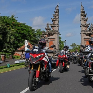 We Ride as One Main ke Bali
