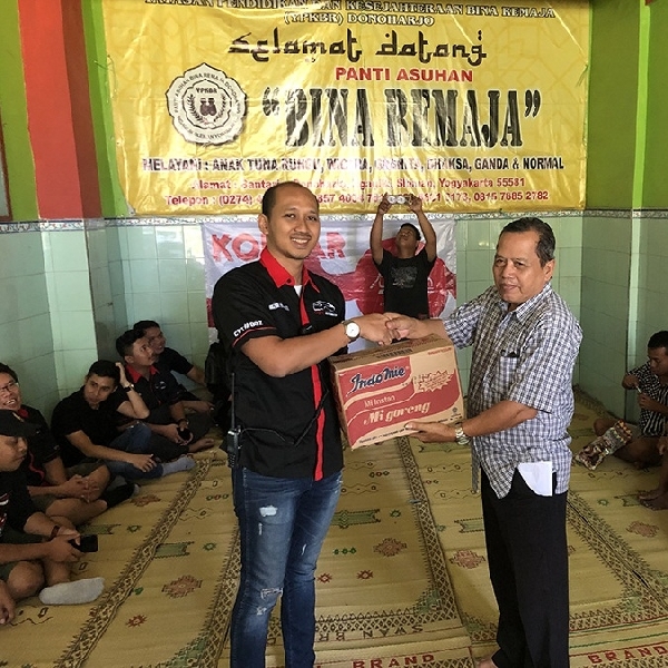 Sambut Kemerdekaan  Civic Turbonesia Chapter Jateng DIY Santuni 3 Panti Asuhan