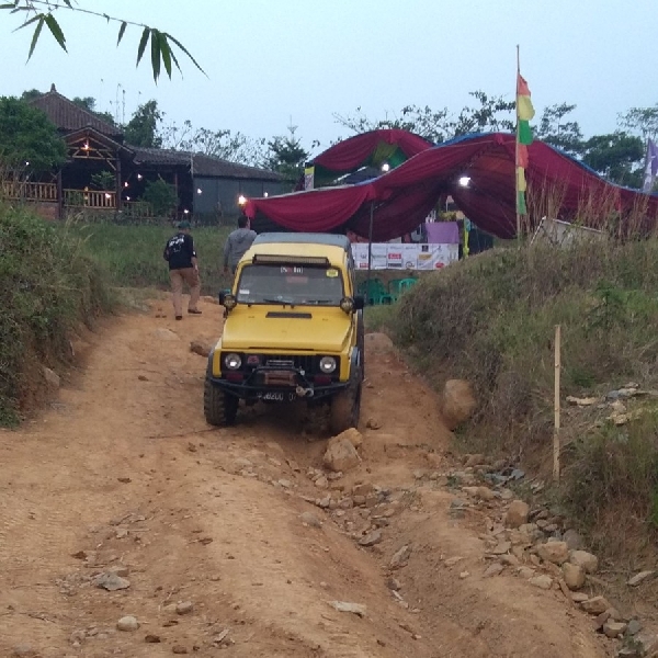 Gelar Anniversary ke-5, SKIn Jakarta Gelar Fun Offroad di Desa Pelangi Sentul