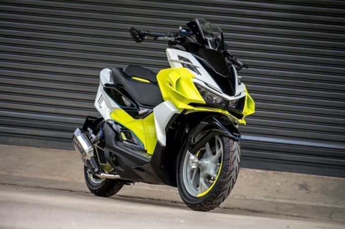 Honda Vario 160 Dengan Model Ala Gambot, Jadi Unik Banget - blackxperience.com