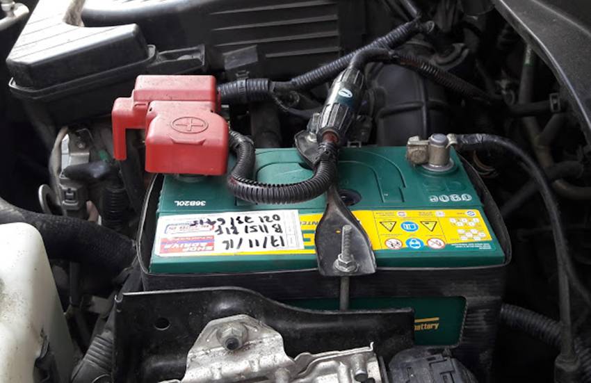 Begini Cara Memperbaiki Aki Kering Mobil atau Motor Anda -  blackxperience.com