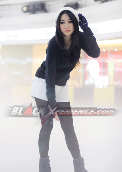 Lisye: Melepas Jenuh dengan Ice Skating