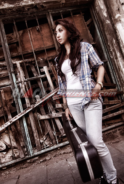 Dheasy, Ekspresikan Diri Sebagai Musisi