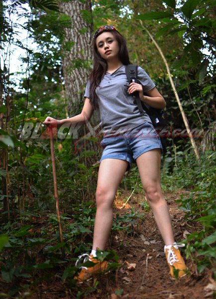 Sonia, Nikmati Tantangan Dengan Hiking