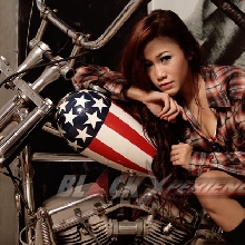 Dewi, Fenomena Seorang Lady Biker